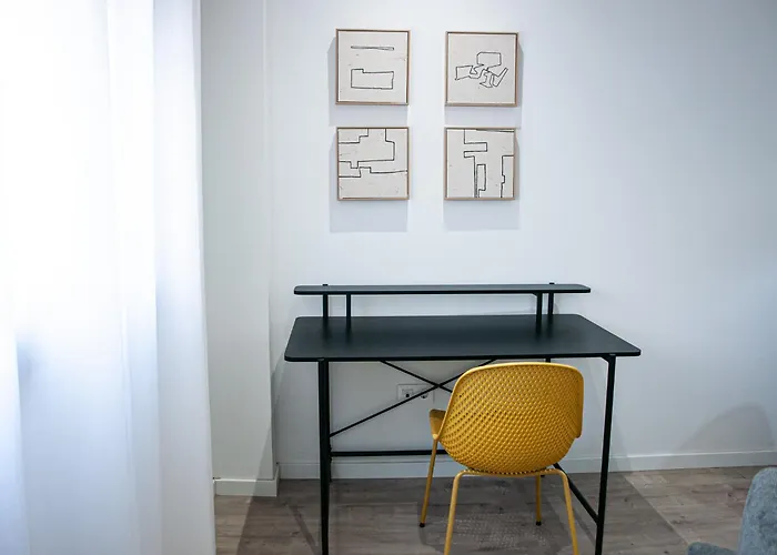 Livemalaga Postigos & Parking Apartment *